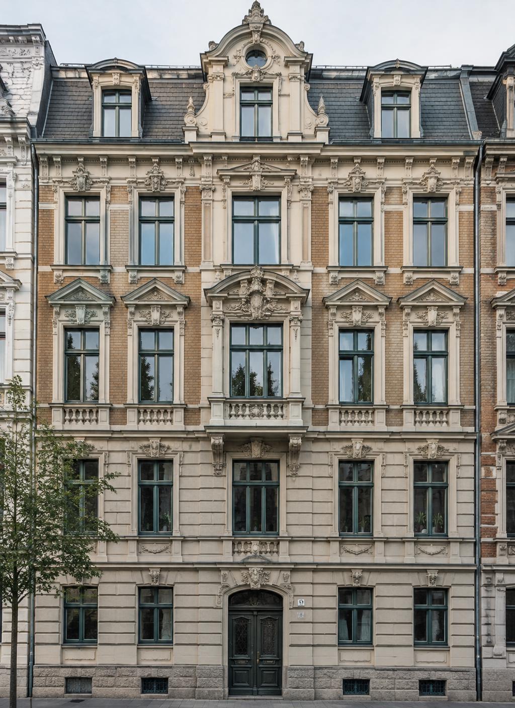 Gründerzeit-Altbau in Leipzig mit Stuckfassade